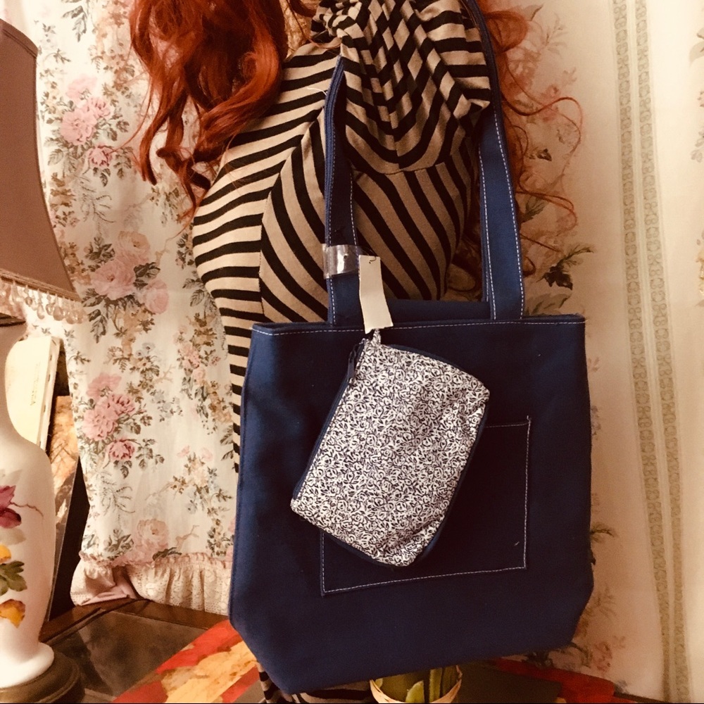 Essential blue bag with wallet